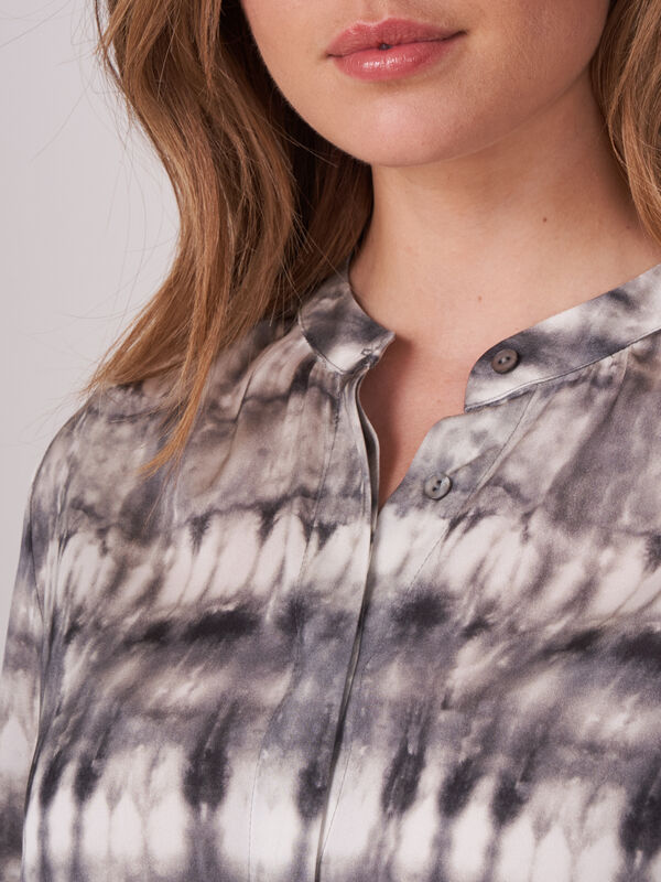 Geknoopte zijden blouse met tie dye print image number 2