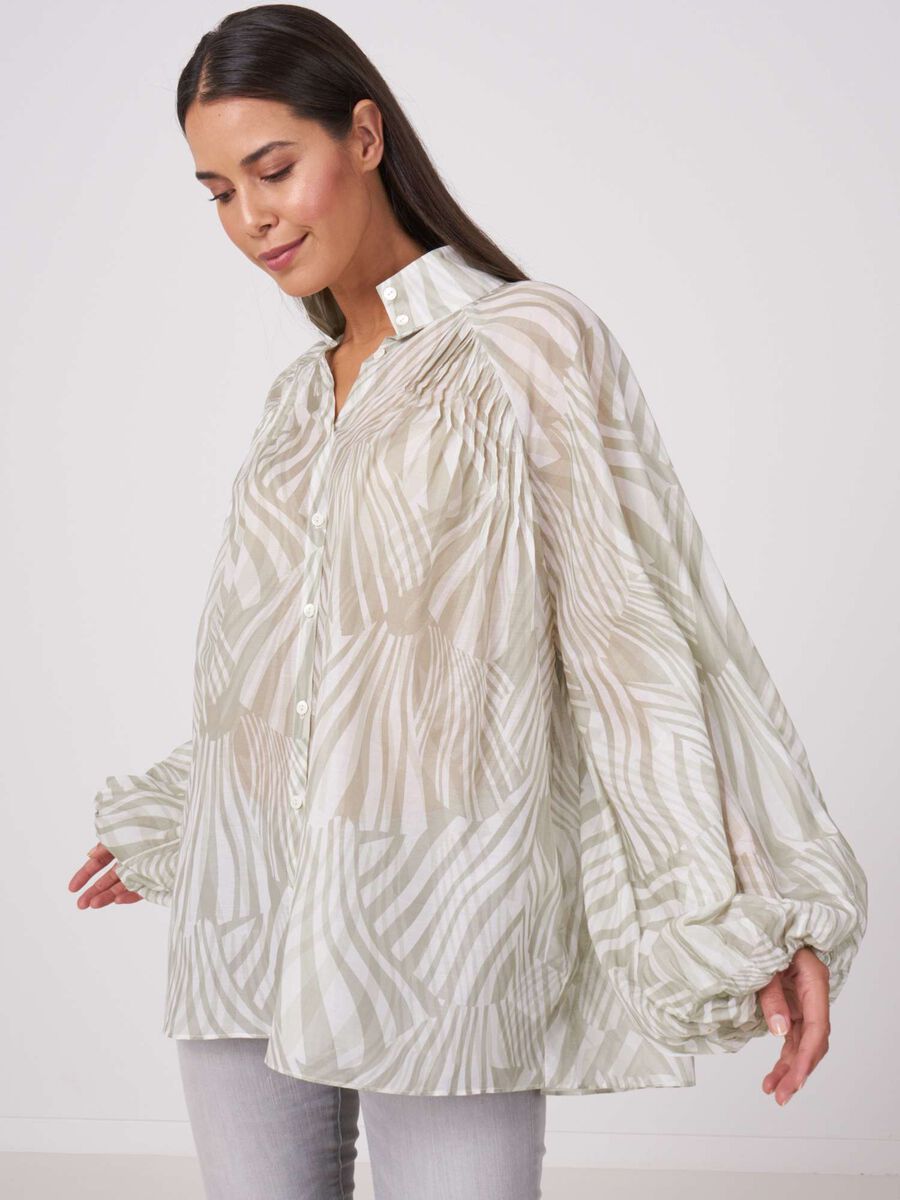 Lightweight silk blend printed blouse with puff sleeves image number 0