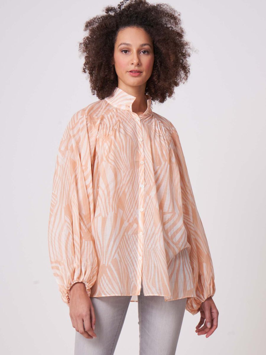 Lightweight silk blend printed blouse with puff sleeves image number 0