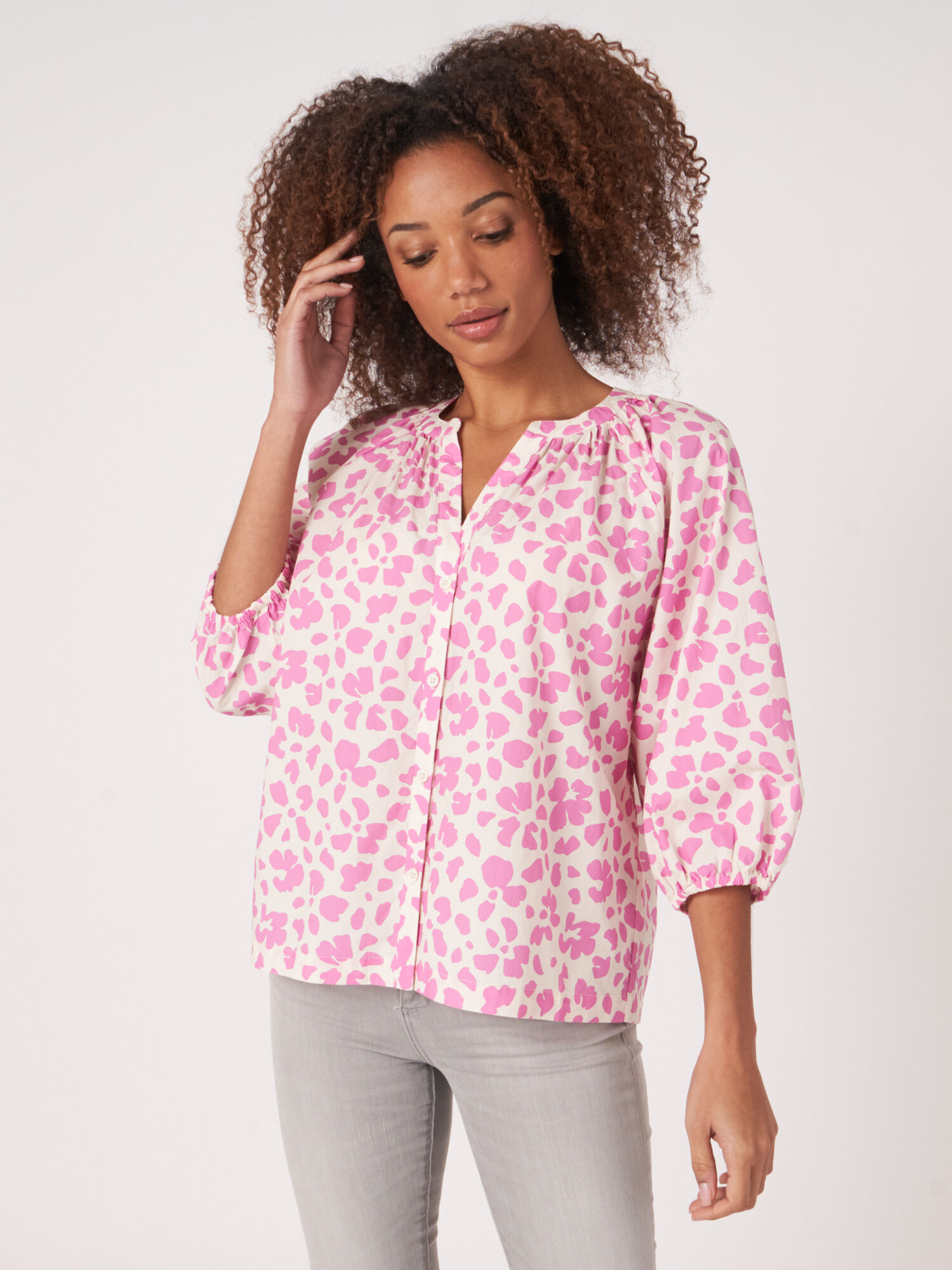 REPEAT cashmere Katoenen blouse met pofmouwtjes en bloemenprint