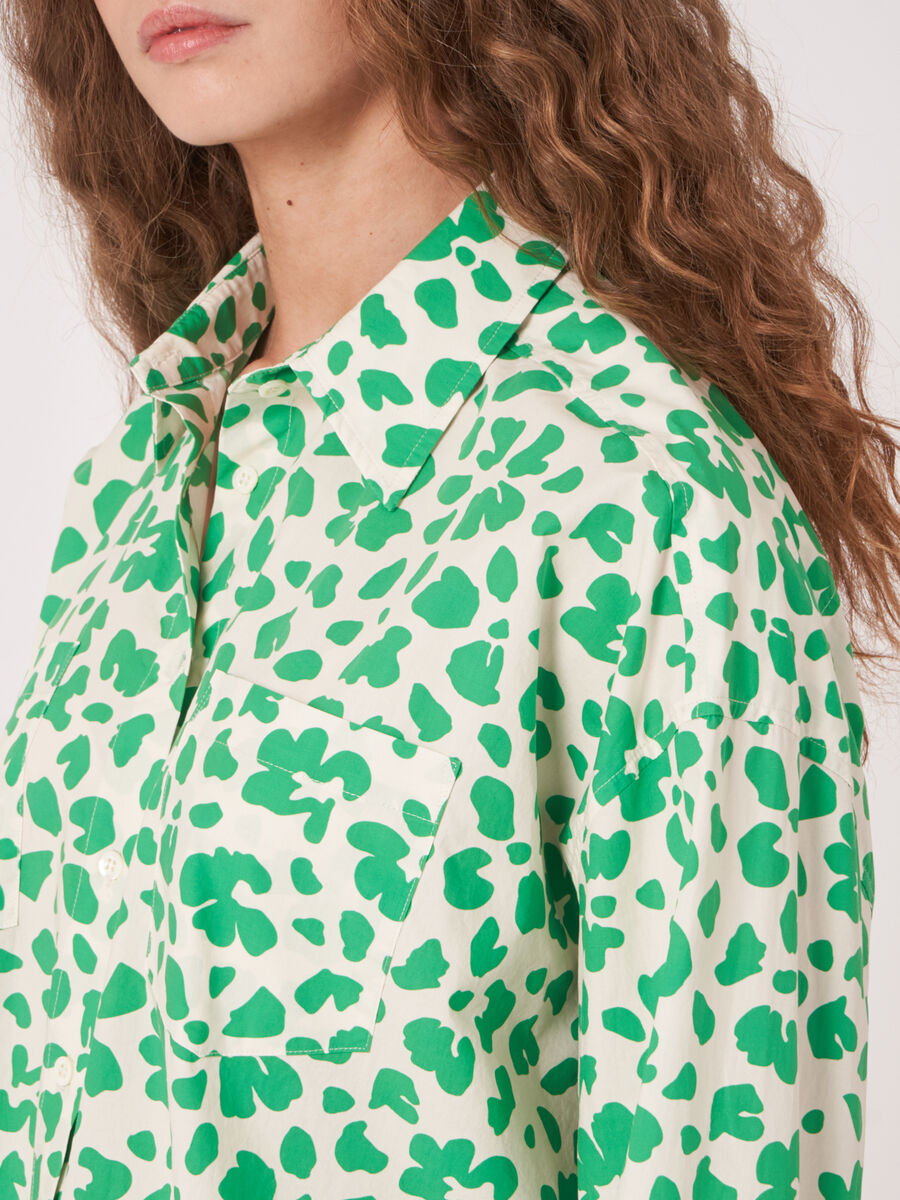 Chemise floral avec poches sur la poitrine image number 4