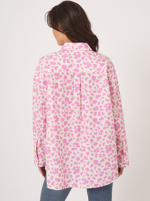 Overhemd met bloemenprint en borstzakjes