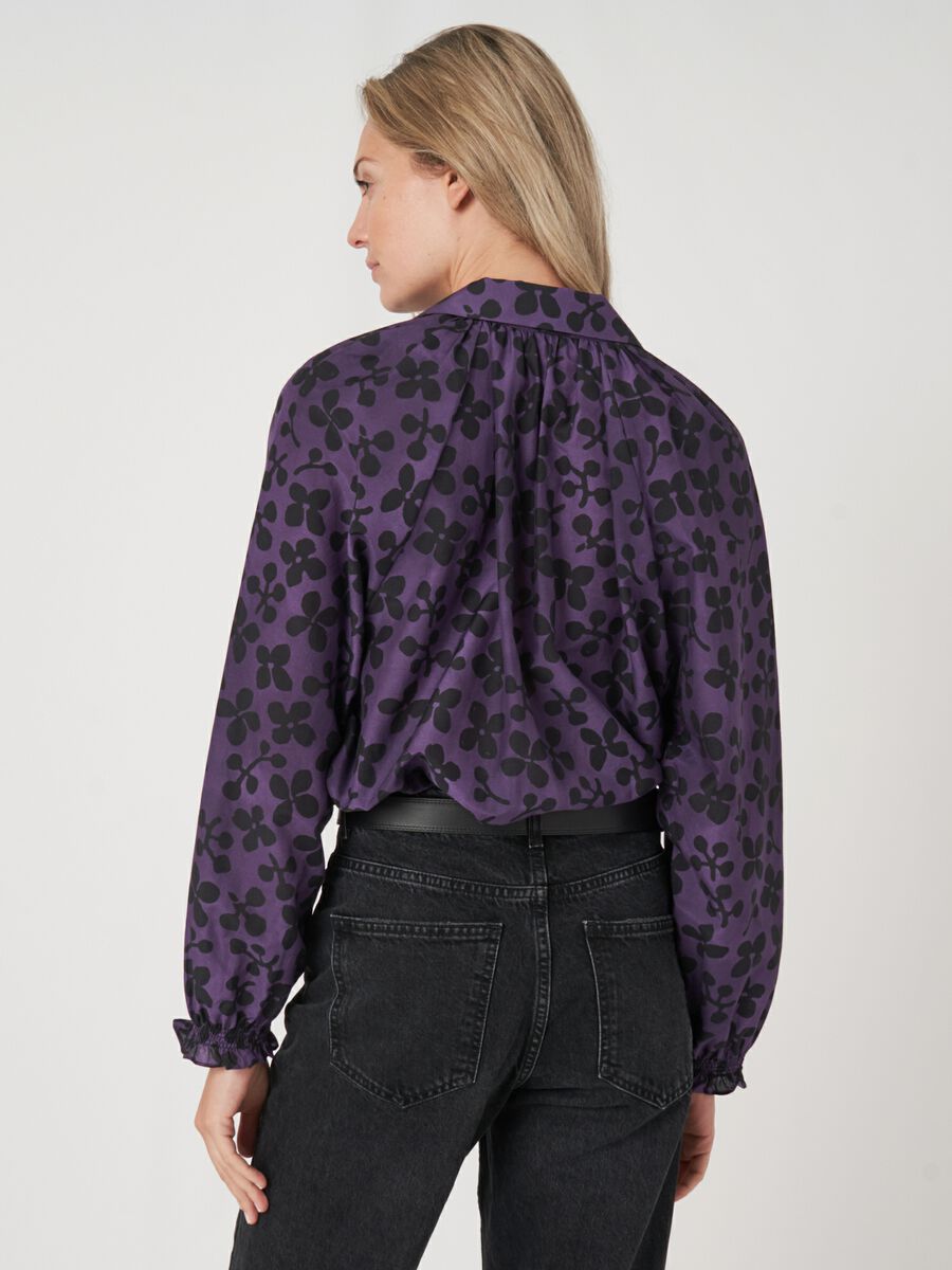 Blouse à imprimé floral en coton mélangé de soie  image number 13