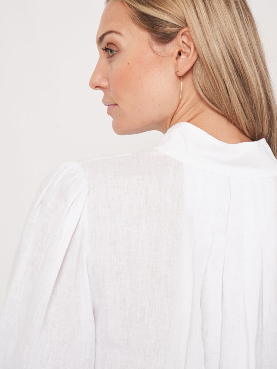 Linen blouse with stand-up collar and snap buttons image number 4