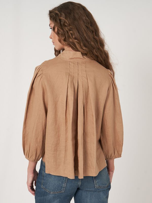 Chemisier en lin &agrave; col montant et boutons pression image number 2