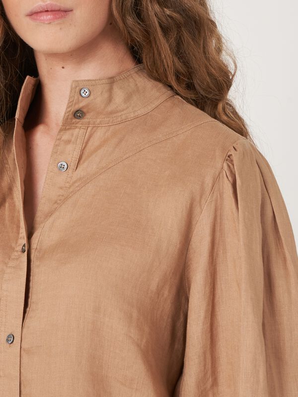 Chemisier en lin &agrave; col montant et boutons pression image number 4