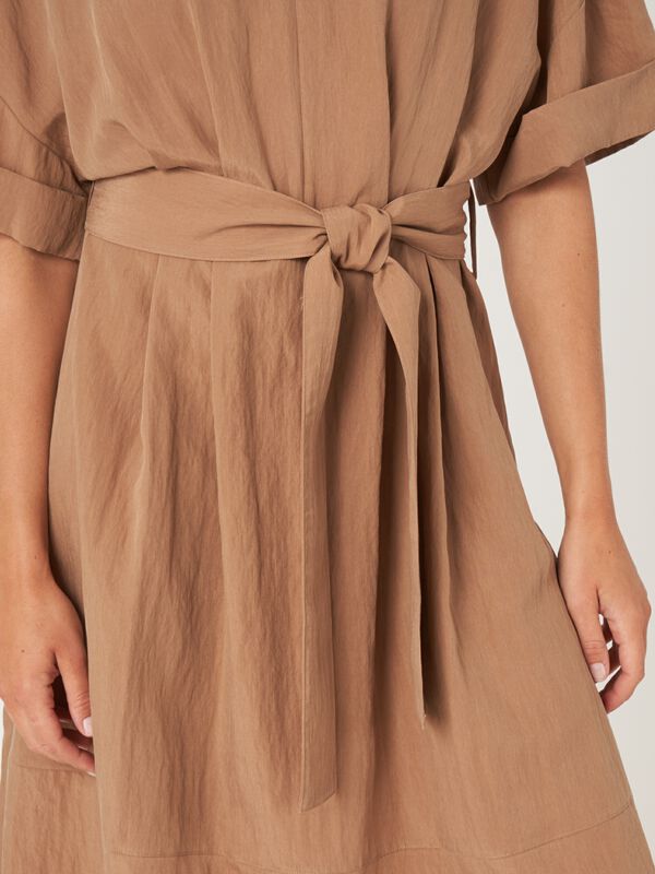 Jurk met wijde mouwen en ceintuur image number 3