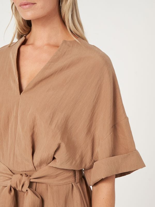 Jurk met wijde mouwen en ceintuur image number 4