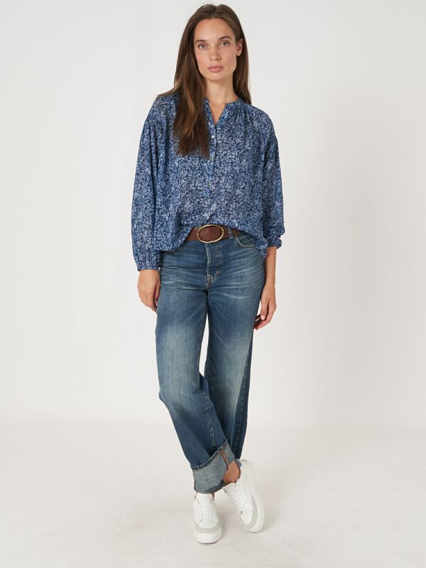 Bluse mit Blumendruck und gekn&ouml;pftem Ausschnitt image number 4