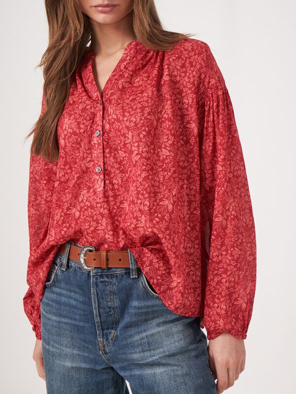 Bluse mit Blumendruck und geknöpftem Ausschnitt image number 2