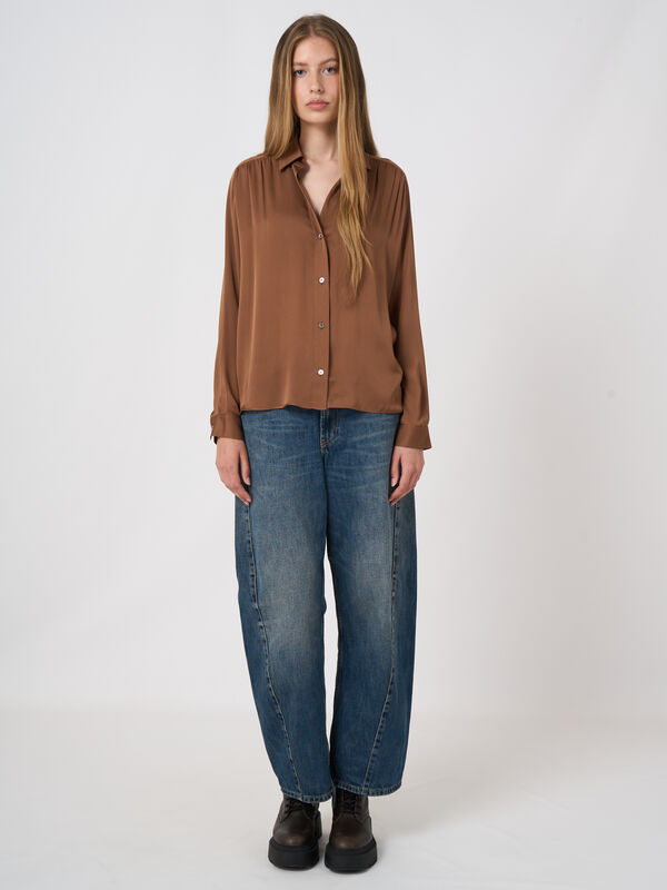 Stretchzijden blouse met knoopsluiting image number 3