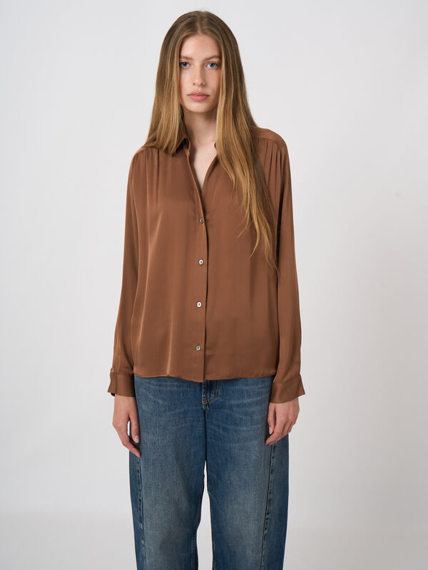 Stretchzijden blouse met knoopsluiting image number 4