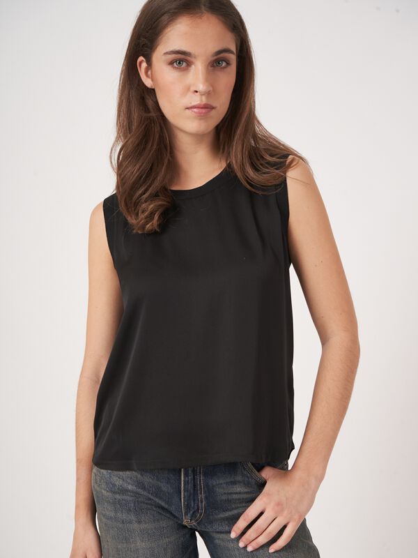 Zijden top met ribgebreid detail image number 3