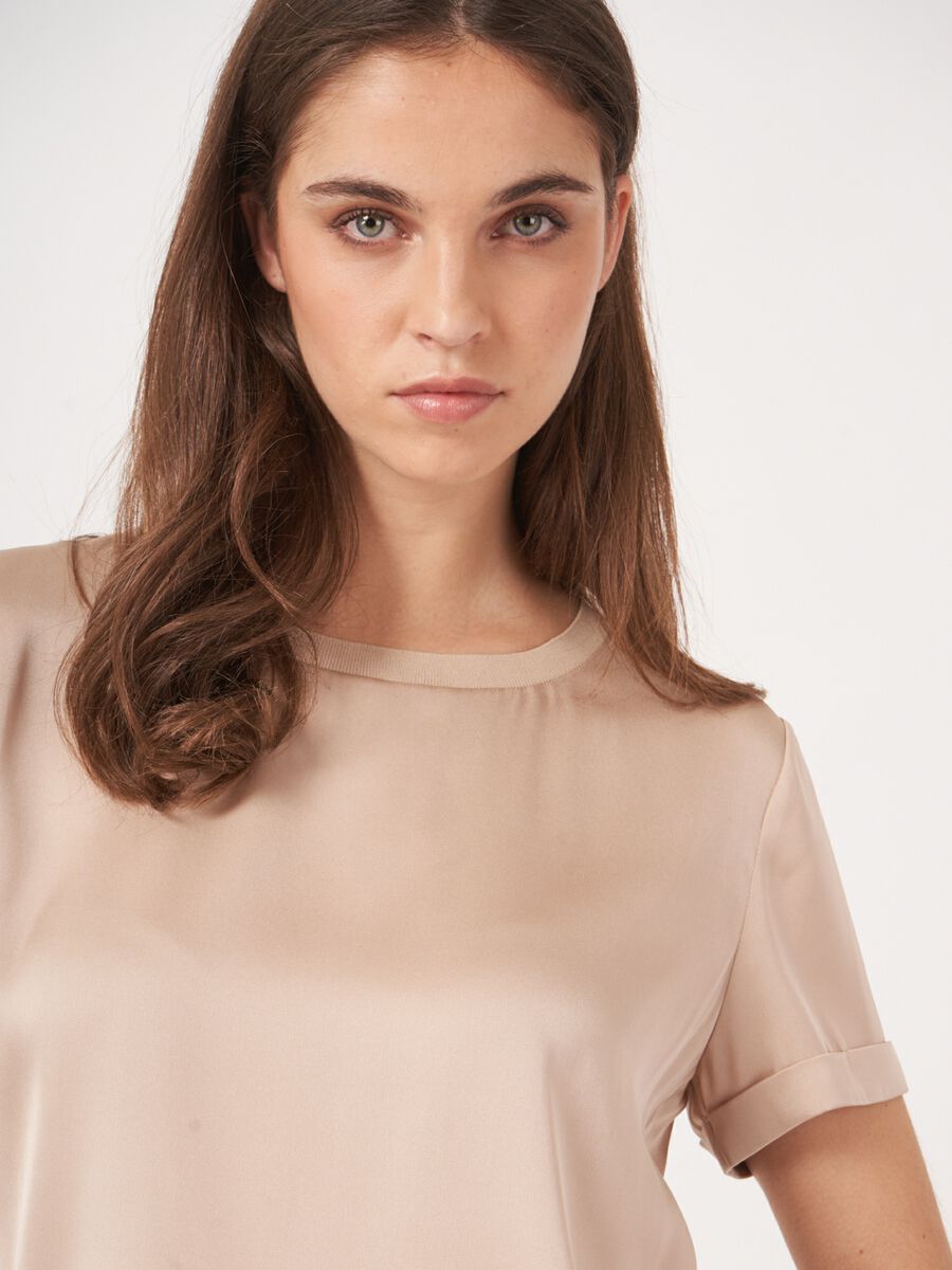 Zijden T-shirt met opgerolde mouwen image number 2