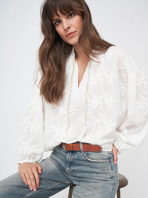 Bluse mit bestickten Blumen