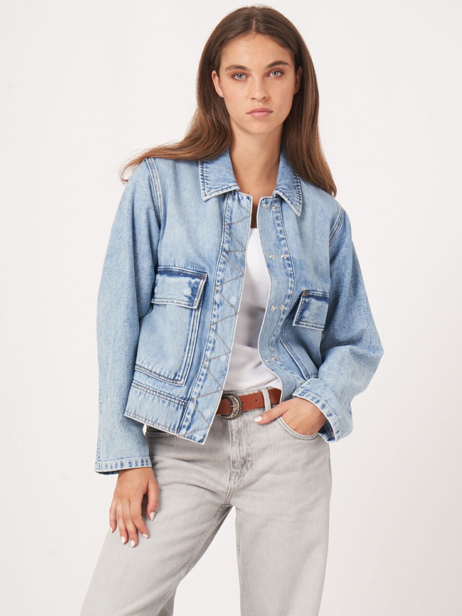 Denim jasje met oversized zakken image number 2
