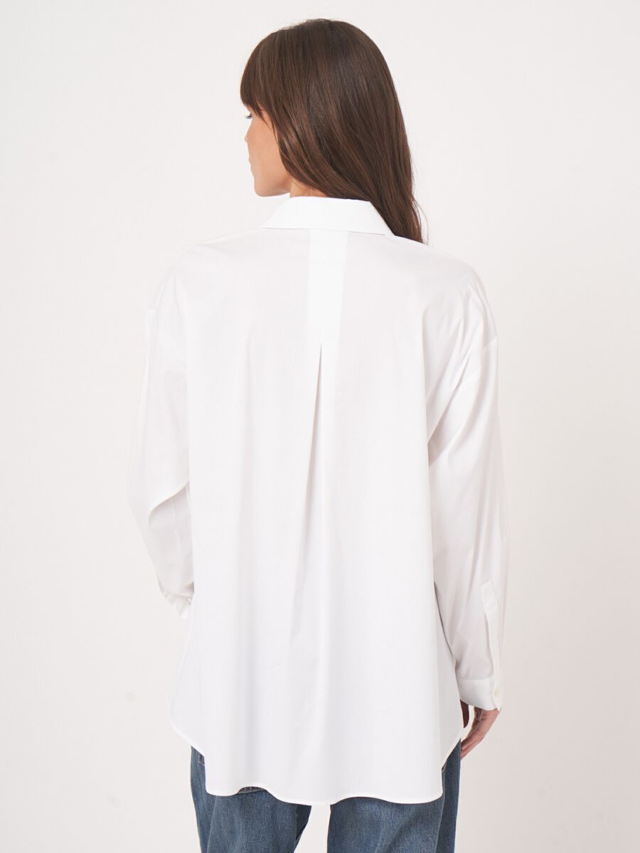 A-line shirt with collar and side slits image number 6