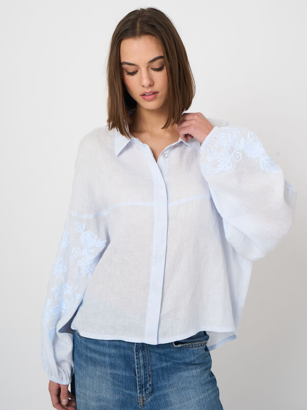 Women's linen blouse with embroidered sleeves | repeat image number 0