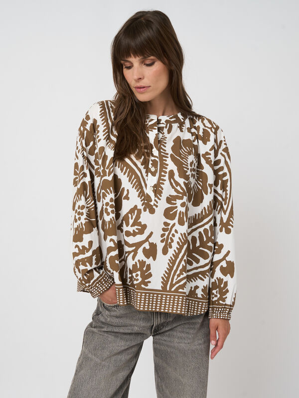 Women&rsquo;s cotton oversized pattern blouse | repeat image number 1