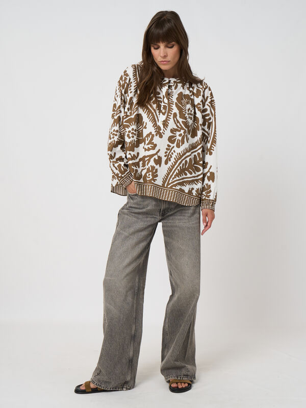 Women&rsquo;s cotton oversized pattern blouse | repeat image number 2