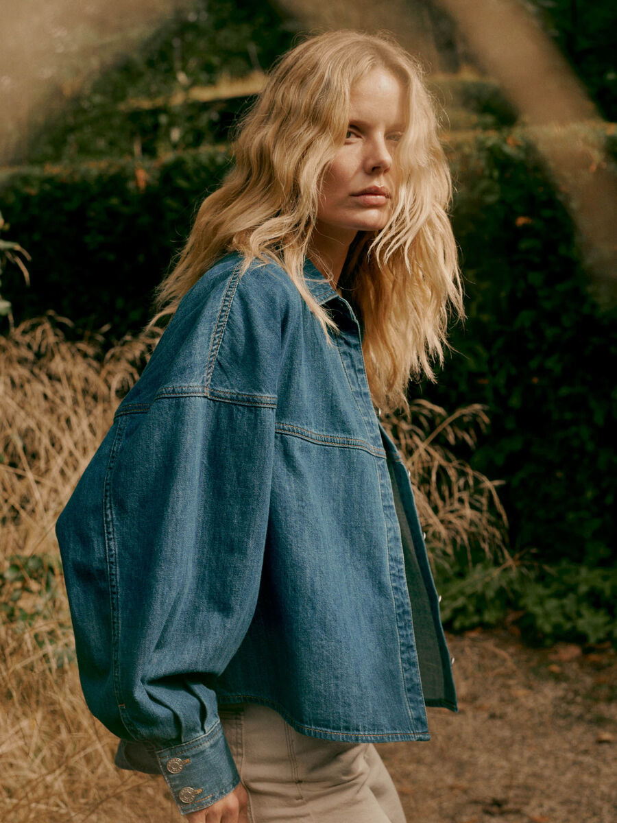 Women&rsquo;s denim blouse with puff sleeves | repeat image number 4