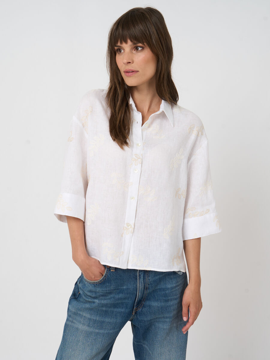Women&rsquo;s linen embroidered blouse | repeat image number 2