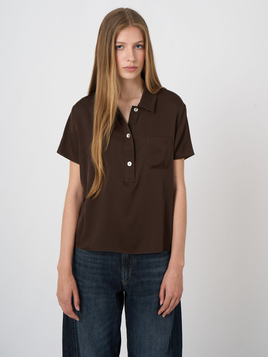 Blouse en soie stretch &agrave; manches courtes image number 0