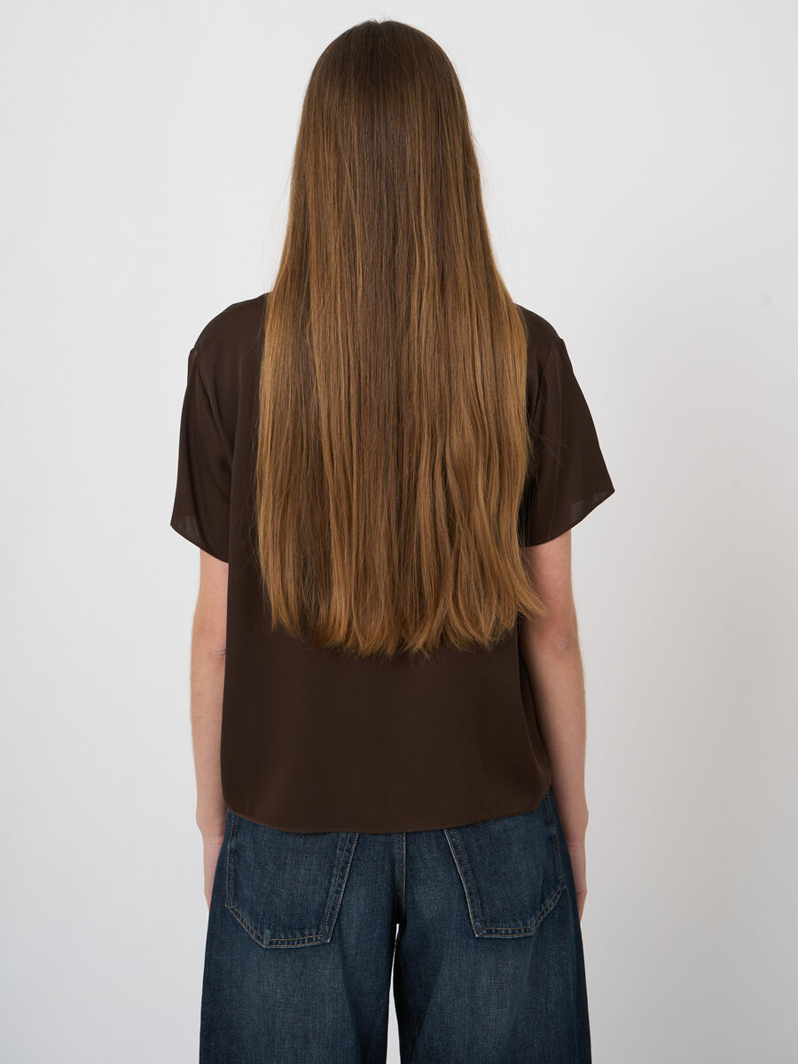 Blouse en soie stretch &agrave; manches courtes image number 3