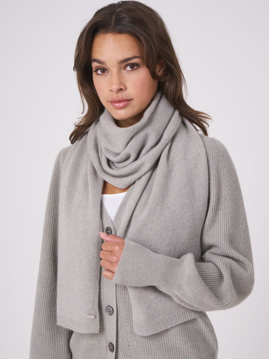 Basic cashmere scarf image number 2