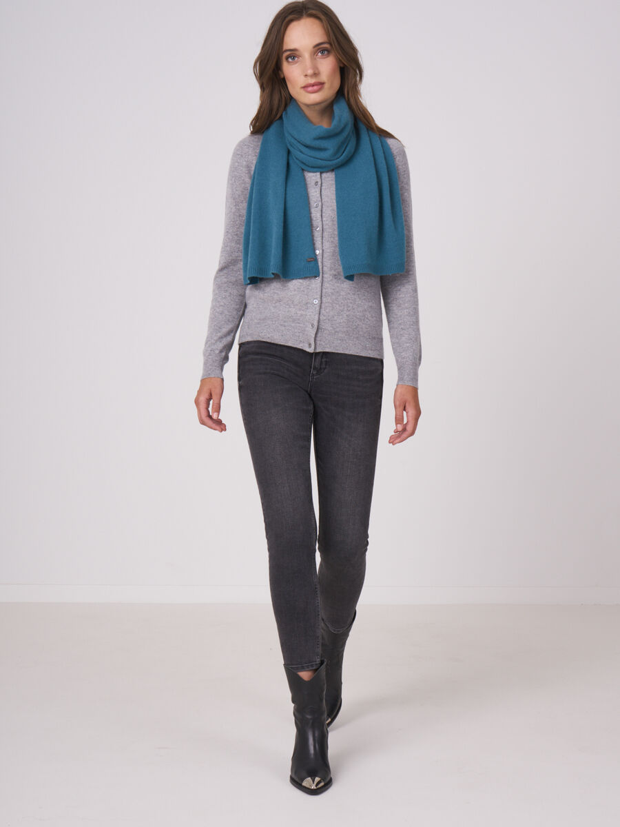 Basic cashmere scarf image number 3