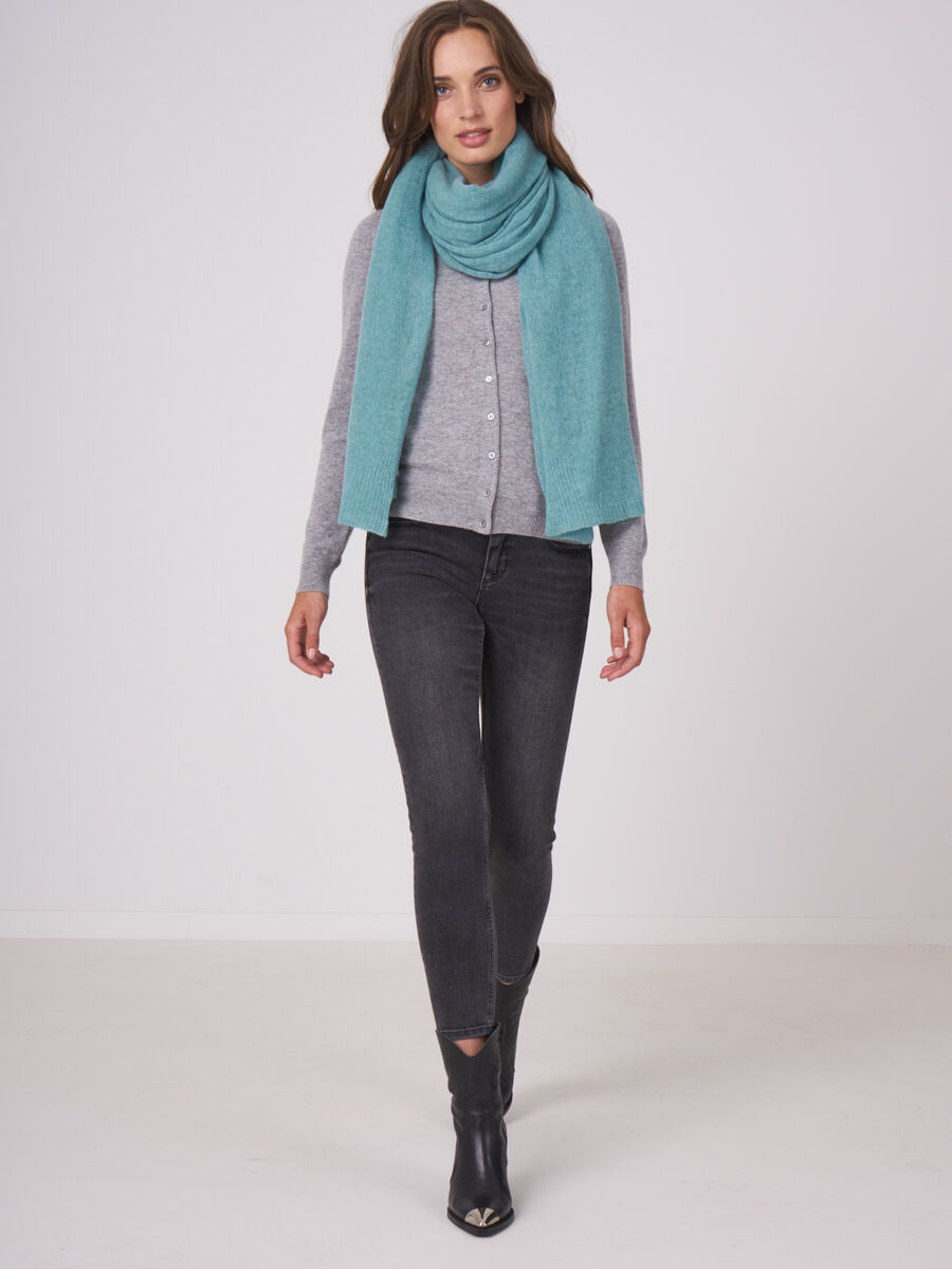 Oversized cashmere scarf image number 3