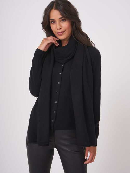 Gro&szlig;er Strickschal aus Merinowolle