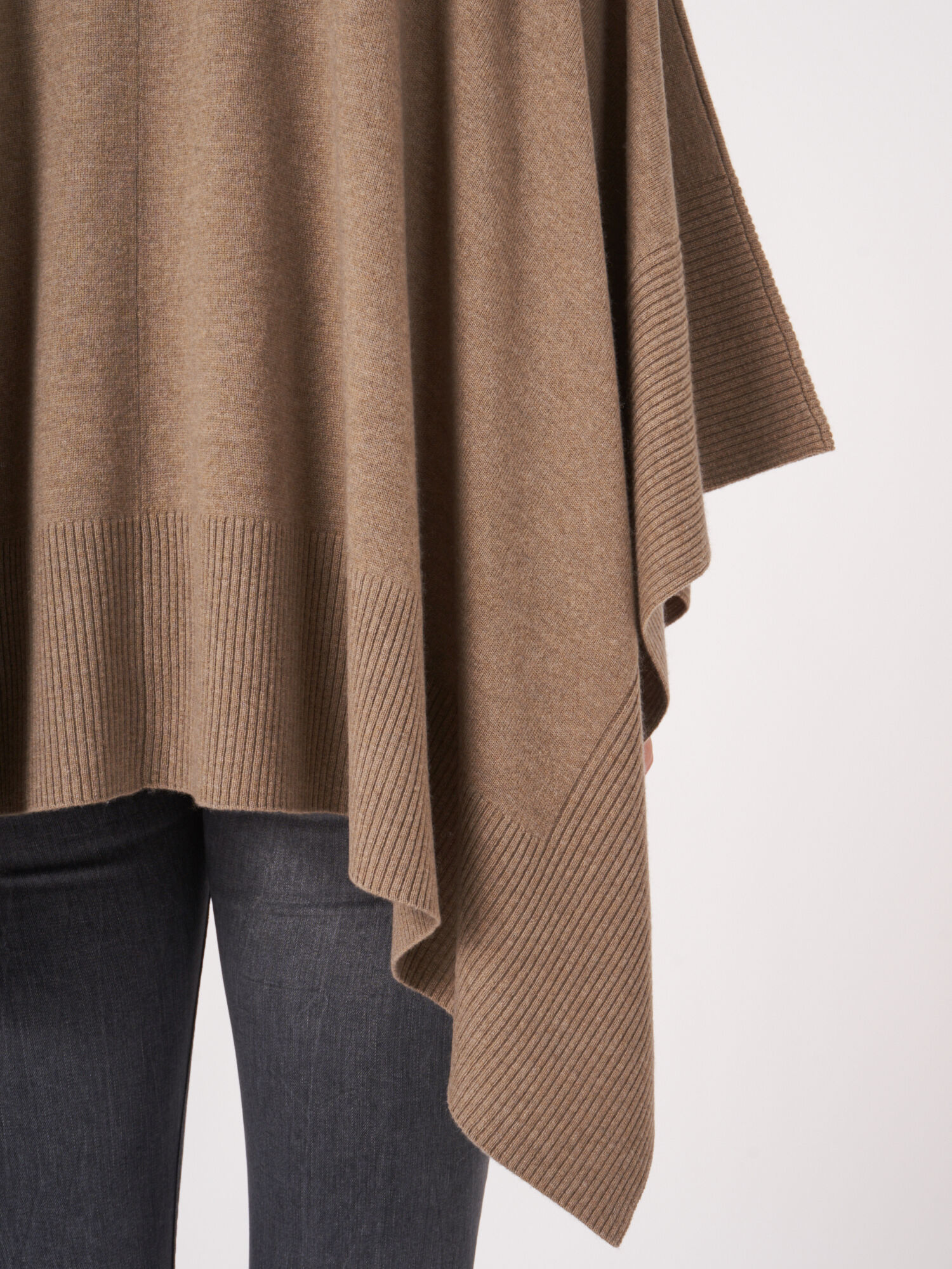 Cashmere blend straight knitted poncho