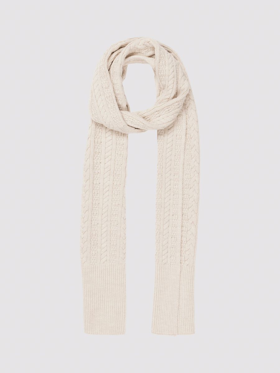 Cable knit scarf in soft merino wool image number 1