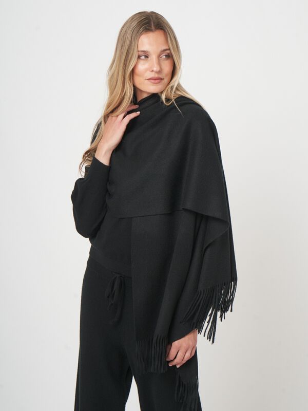 Oversized-Wickelstola aus Bio-Kaschmir mit Fransensaum image number 1