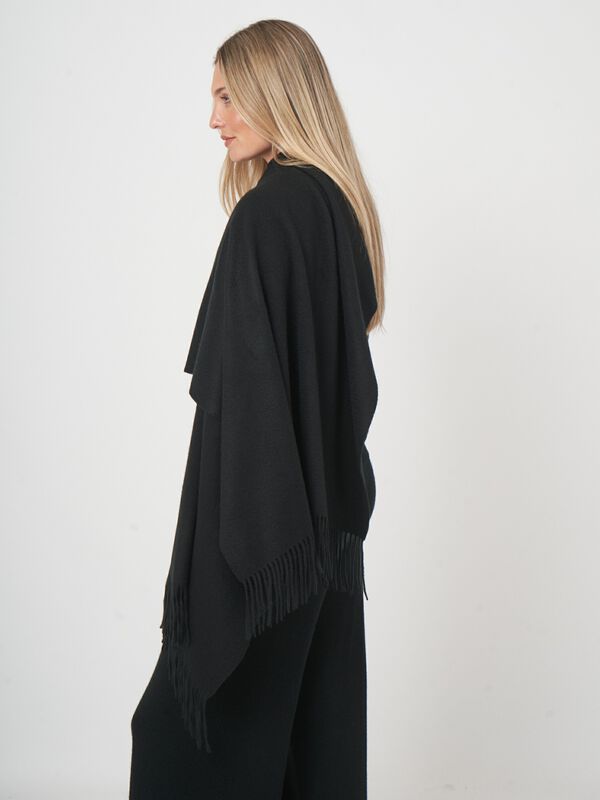 Oversized-Wickelstola aus Bio-Kaschmir mit Fransensaum image number 5