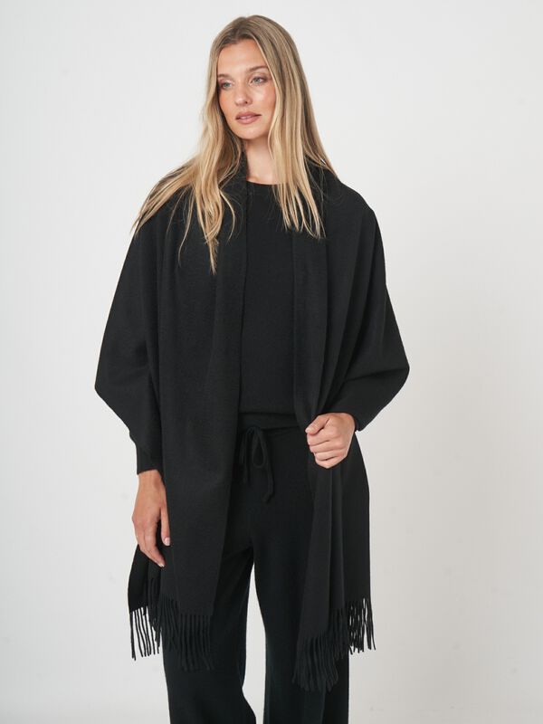 Oversized-Wickelstola aus Bio-Kaschmir mit Fransensaum image number 6
