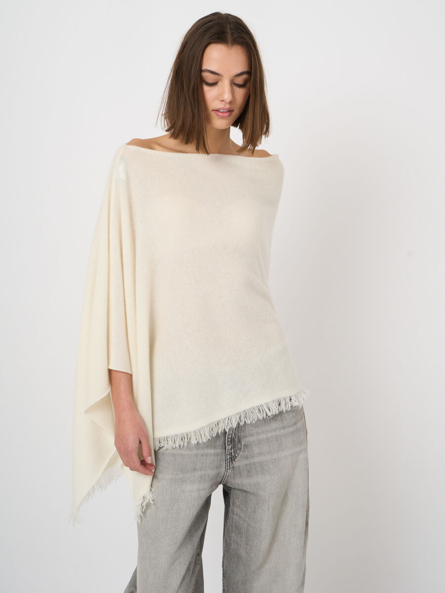 Fine-knit organic cashmere poncho with fringe image number 0