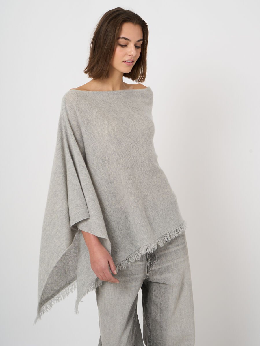Fine-knit organic cashmere poncho with fringe image number 0