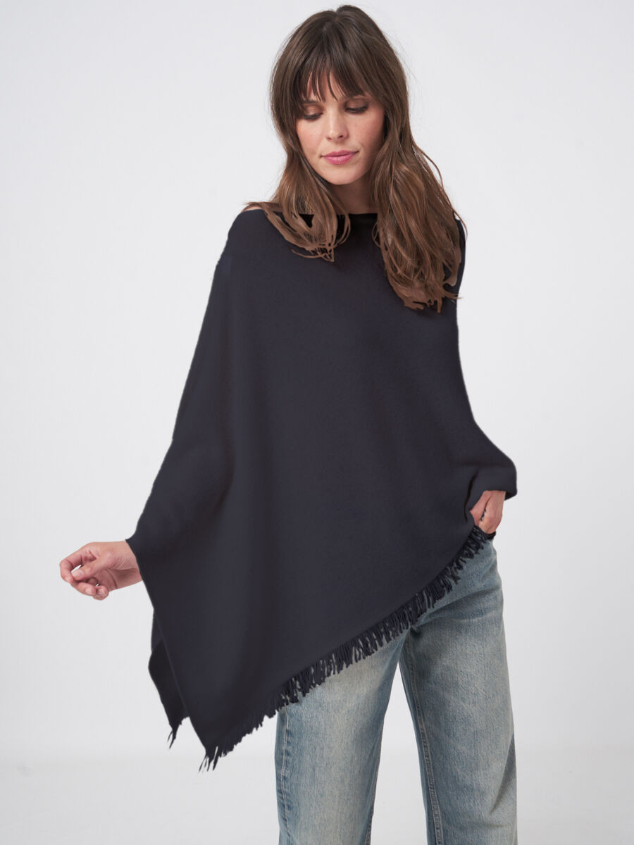 Fine knit organic cashmere poncho with fringes image number 0
