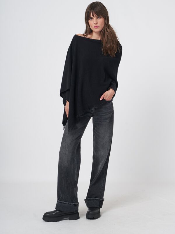 Fine knit organic cashmere poncho with fringes image number 2