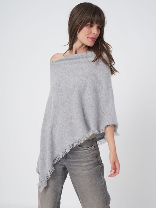 Poncho femme en cachemire — maille fine & franges élégantes image number 5