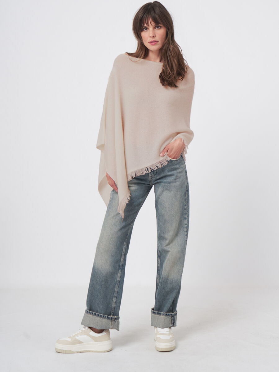 Fine knit organic cashmere poncho with fringes image number 0