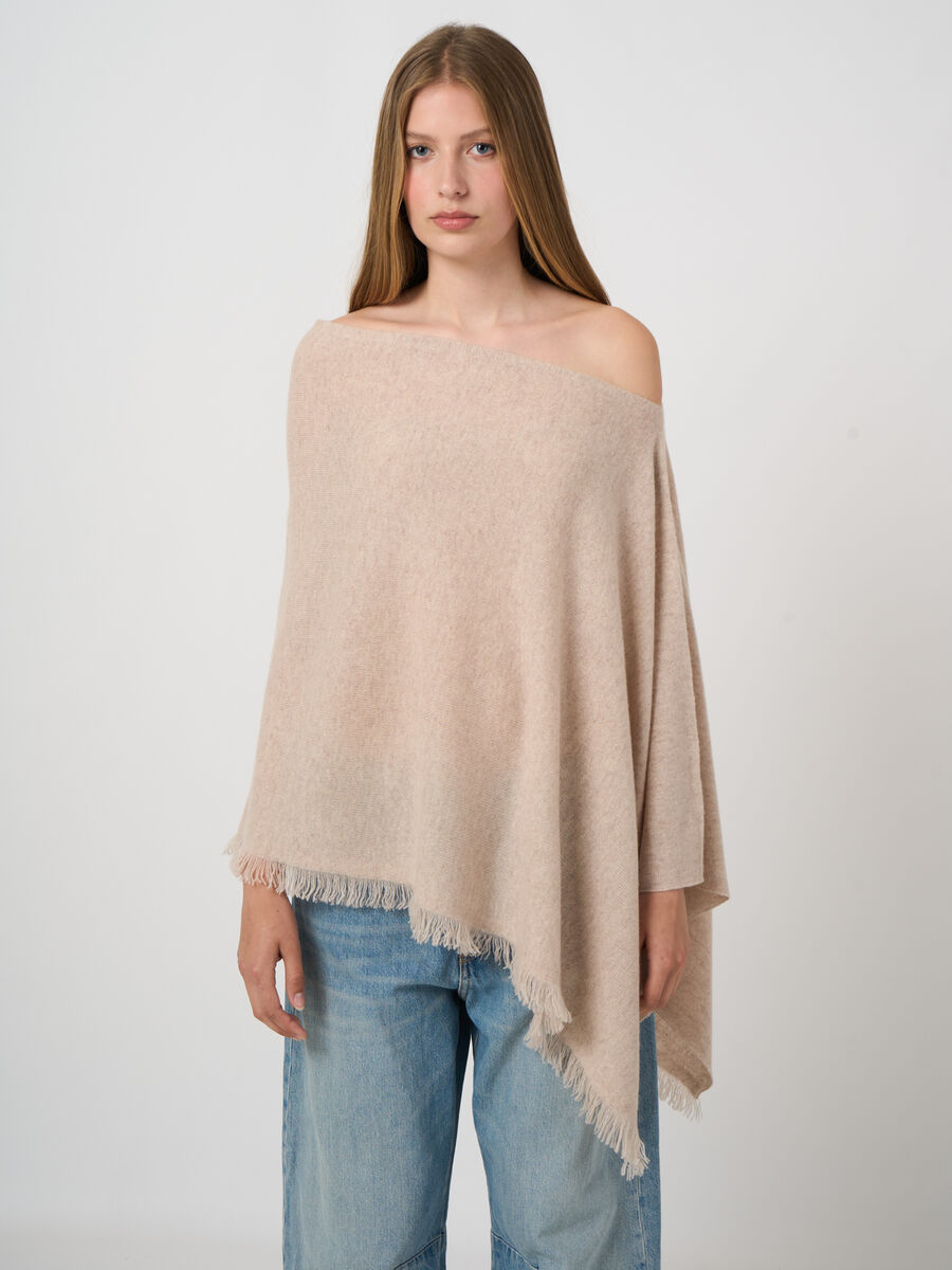 Fijngebreide kasjmier poncho met franjes image number 0