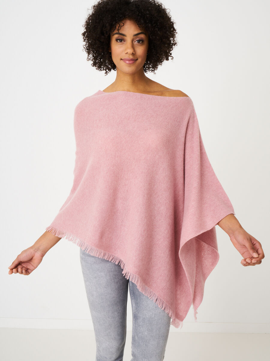 Fein gestrickter Poncho mit Fransen aus Bio-Kaschmir image number 175