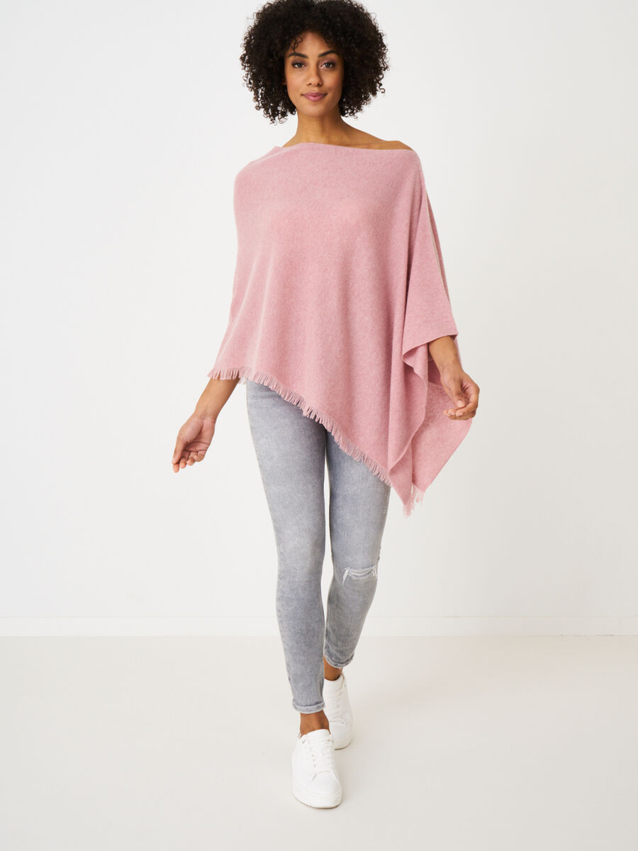 Fein gestrickter Poncho mit Fransen aus Bio-Kaschmir image number 178