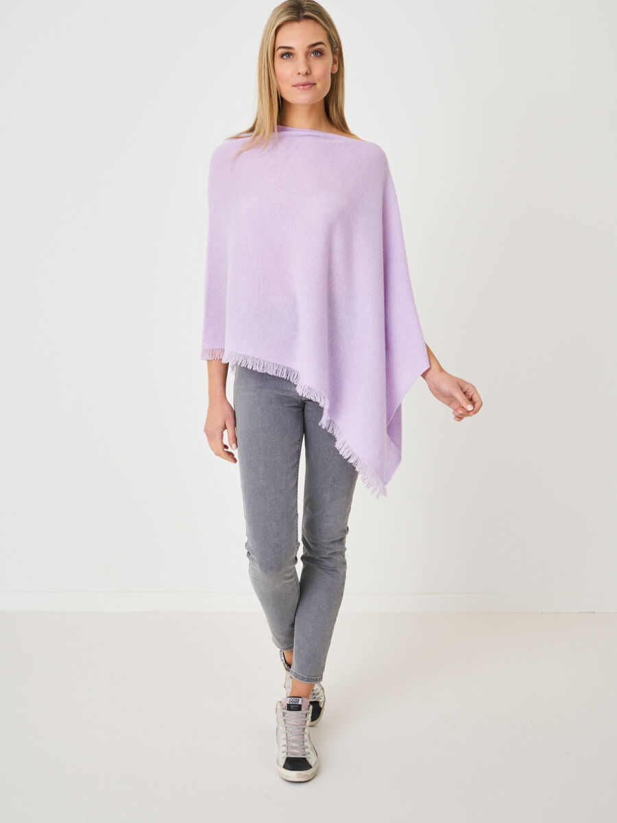 Fein gestrickter Poncho mit Fransen aus Bio-Kaschmir image number 186