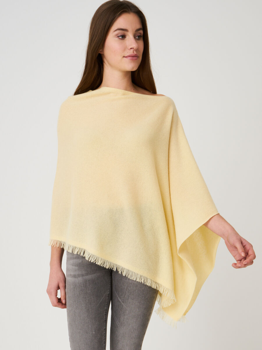Fein gestrickter Poncho mit Fransen aus Bio-Kaschmir image number 187