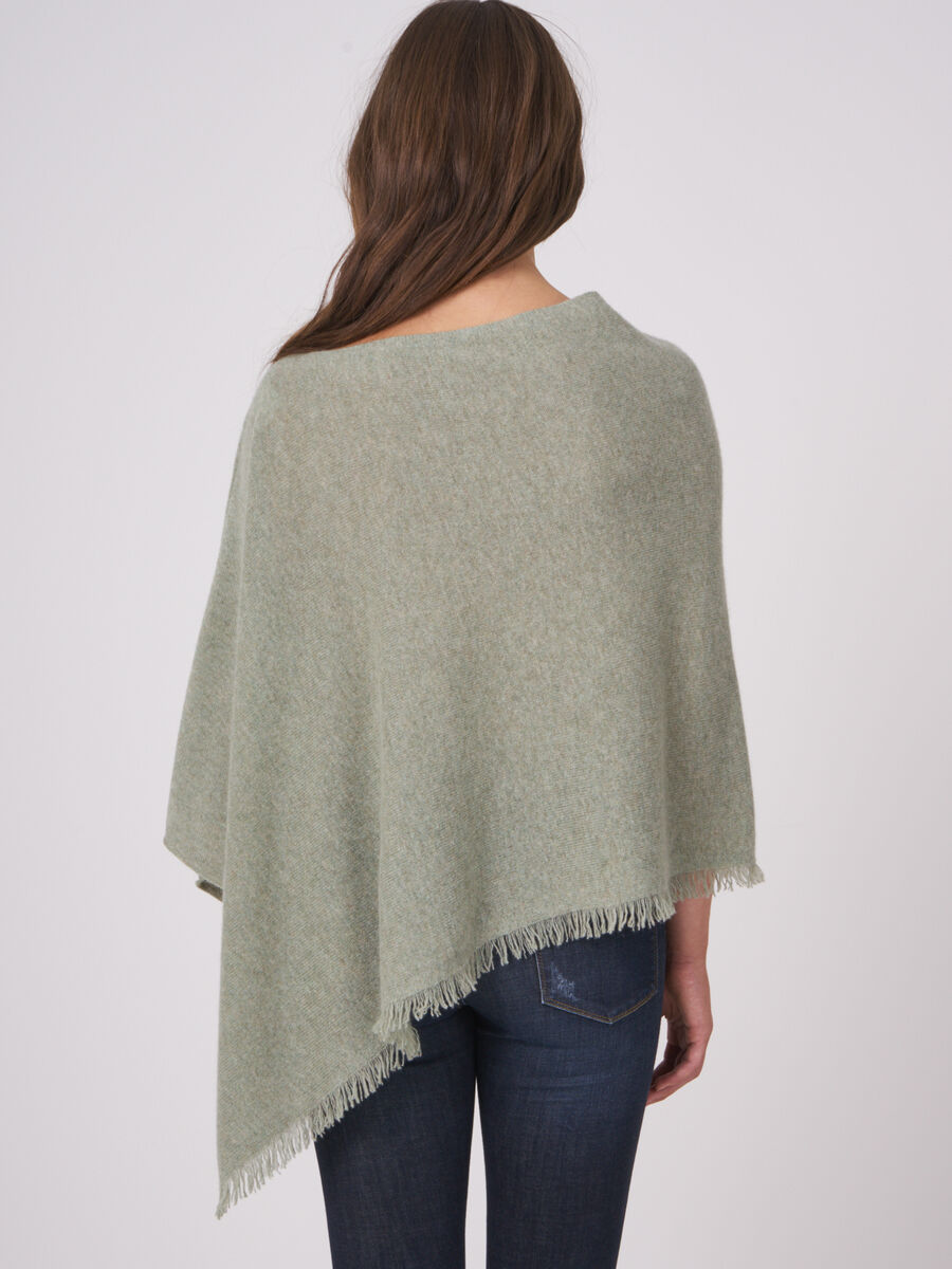 Fein gestrickter Poncho mit Fransen aus Bio-Kaschmir image number 200