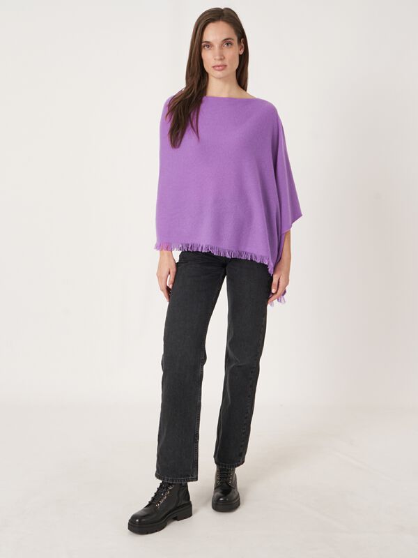 Fine-knit organic cashmere poncho with fringe image number 5
